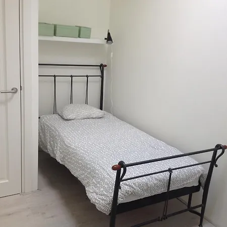 Cornelia Beach زاندفورت